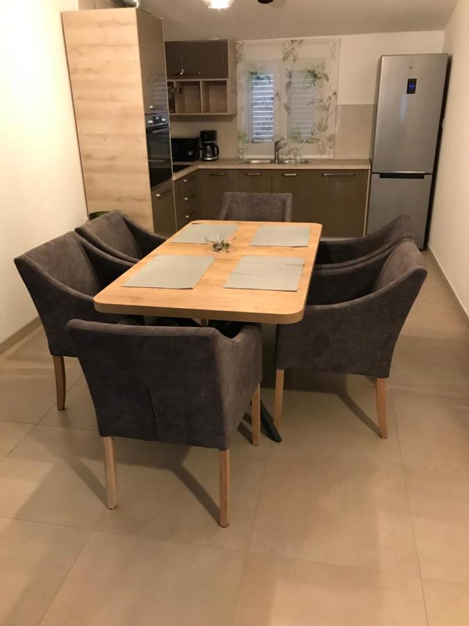 Kaštel SućuracAlbatrosアパートメント エクステリア 写真
