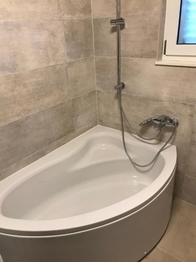 Kaštel SućuracAlbatrosアパートメント エクステリア 写真